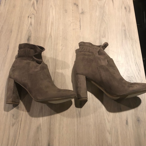 Franco Sarto Shoes - Women’s Size 8 Suede Boot